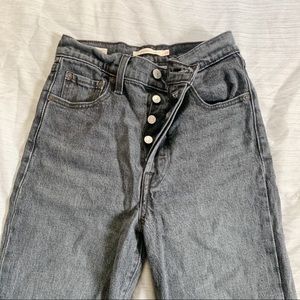 🌼Levi’s Premium Ribcage Flare Jeans